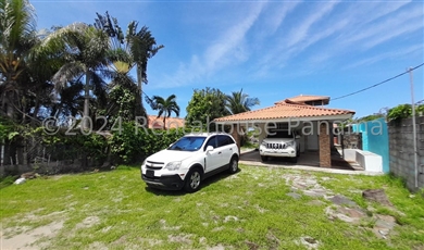  Beach Paradise Home for Rent in Punta Chame